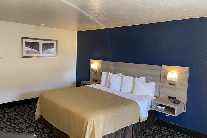 Room 15 of 21
