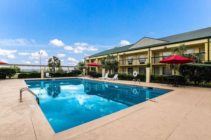 Pool 8 of 39