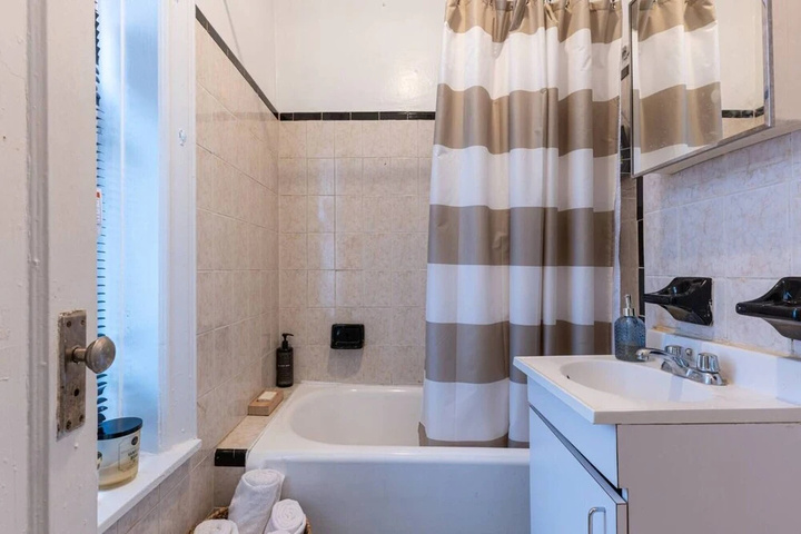 Eclectic Cozy Studio in Inwood New York