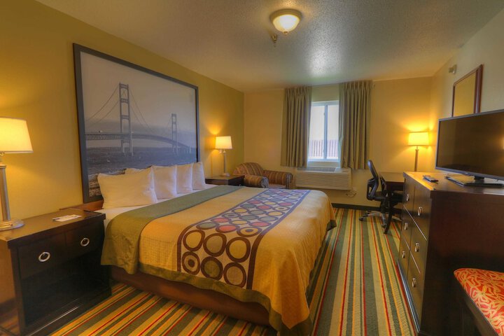 Super 8 by Wyndham Mt. Pleasant