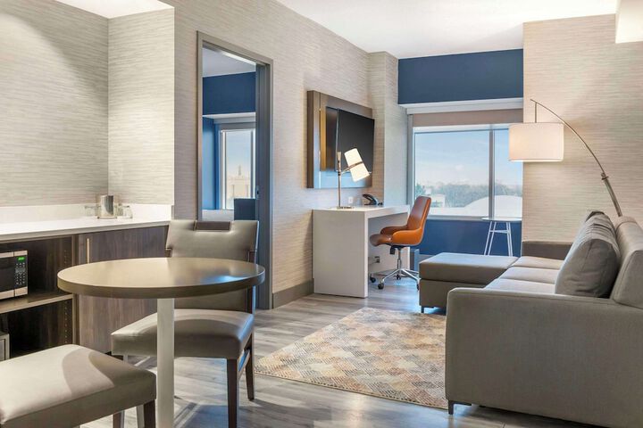 Cambria Hotel Niagara Falls