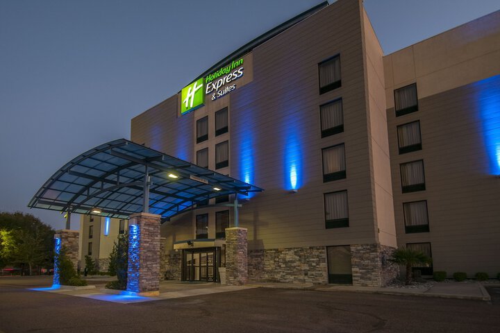Holiday Inn Express & Suites Jackson Downtown - Coliseum by IHG