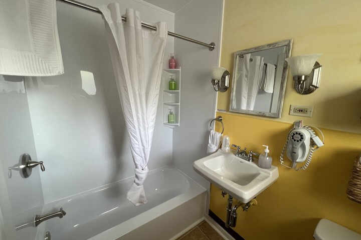 Room 135 of 177