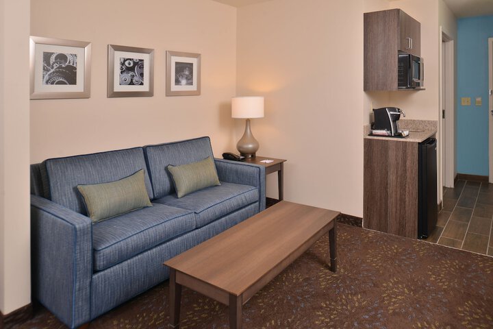 Room 13 of 36