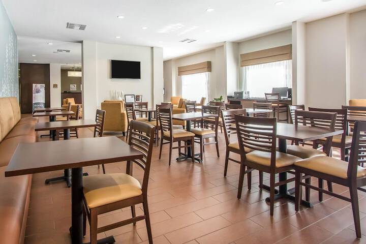 Sleep Inn & Suites Meridian - Bonita Lakes