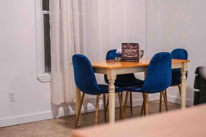 Cozy 2BR-Walk to Tufts & Green Line Near Boston!
