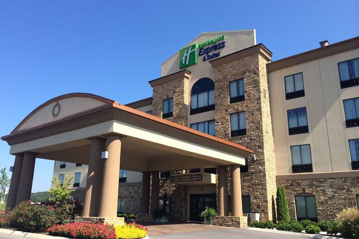 Holiday Inn Express Cleveland Northwest by IHG