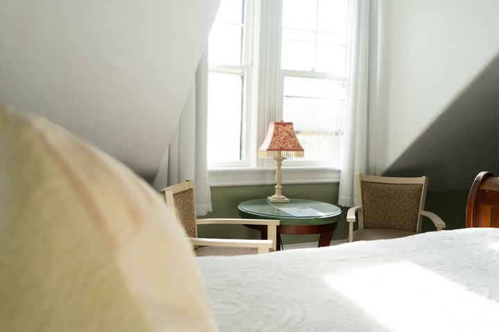 Room 10 of 75