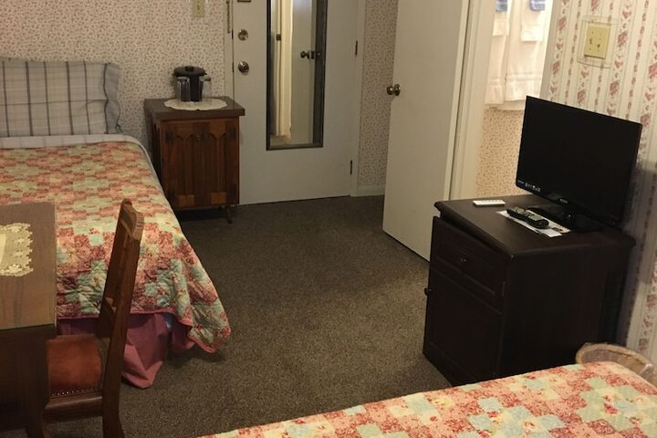 Room 65 of 82