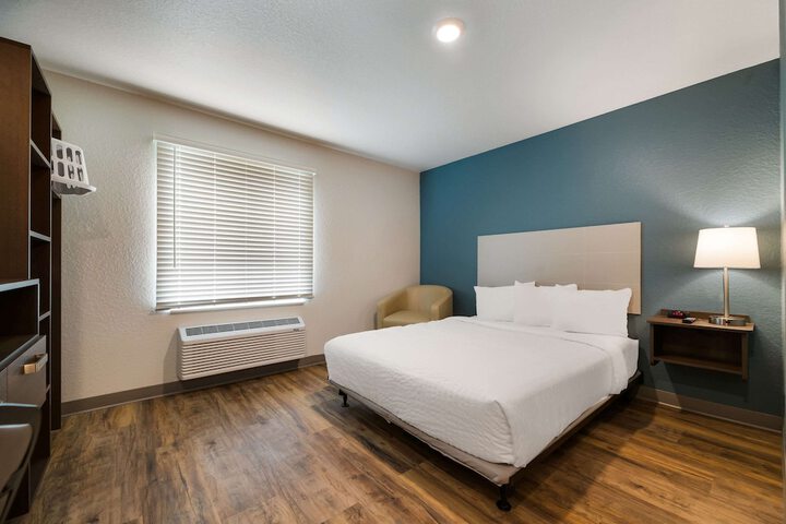 Room 18 of 32