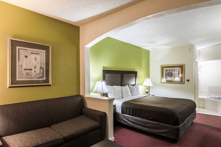 Room 12 of 37