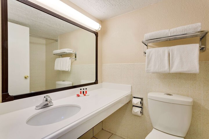 Room 18 of 26