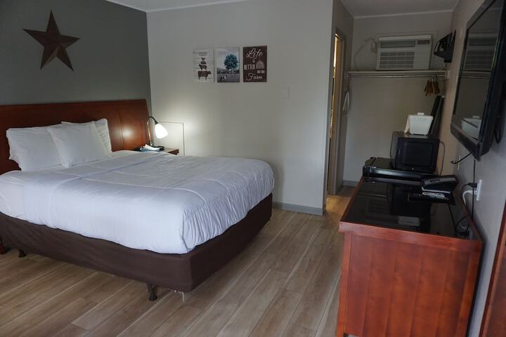 Room 40 of 65
