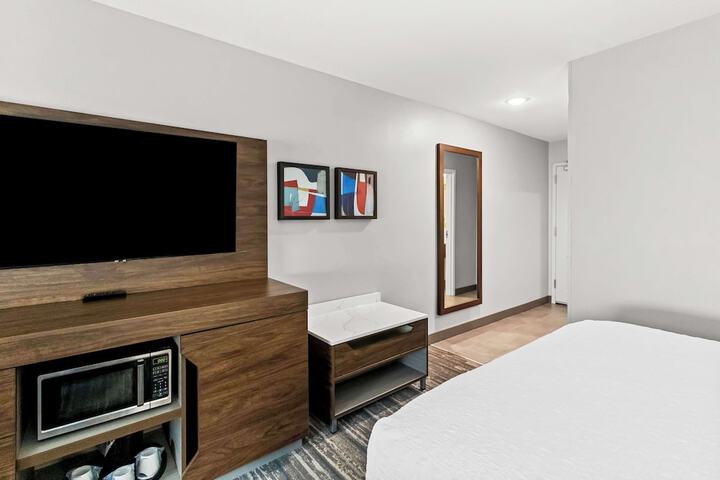 Room 11 of 39