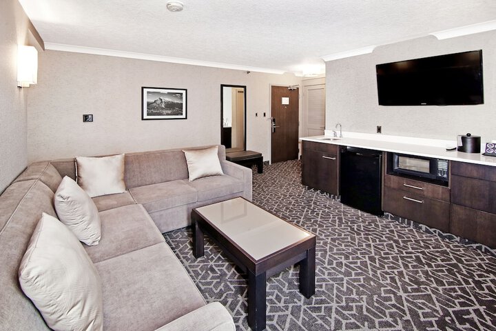 Room 76 of 109
