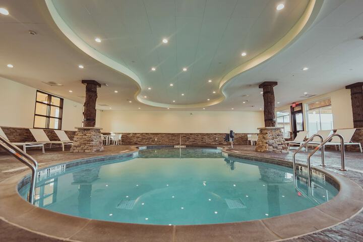 Pool 7 of 215