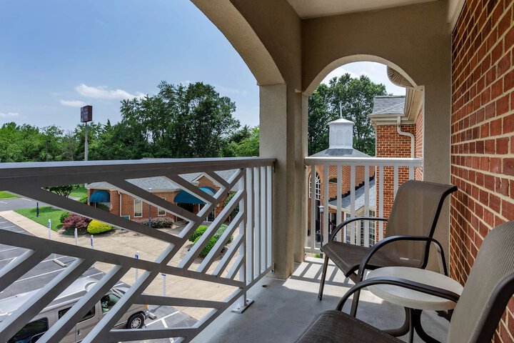 Best Western Plus Inn at Hunt Ridge