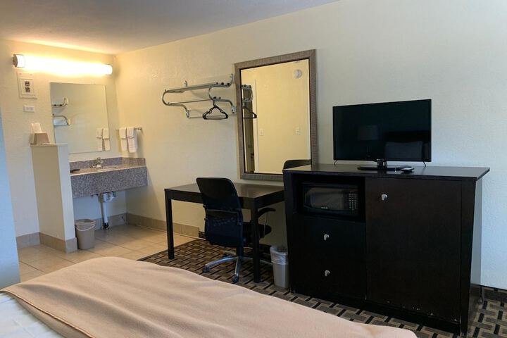 Room 19 of 54
