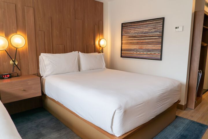 Room 73 of 116