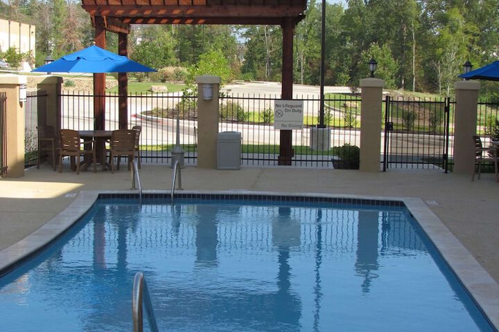 Hampton Inn & Suites Center