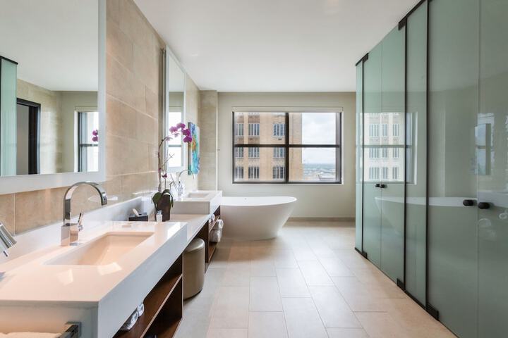 JW Marriott Houston Downtown