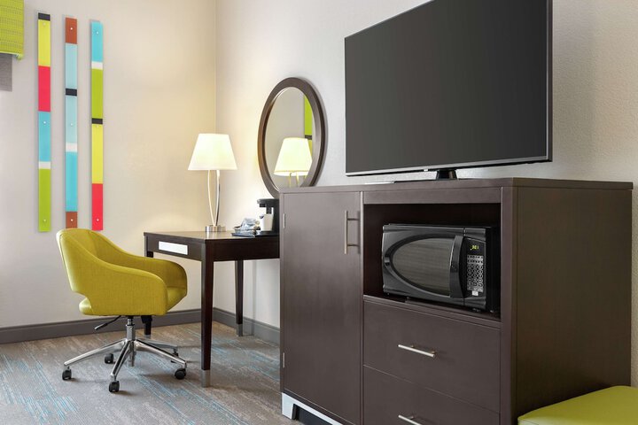 Hampton Inn & Suites York South