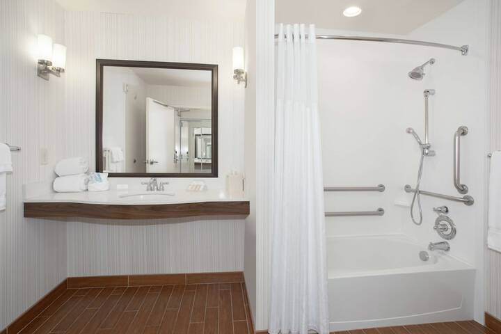 Hilton Garden Inn Lincoln Downtown / Haymarket