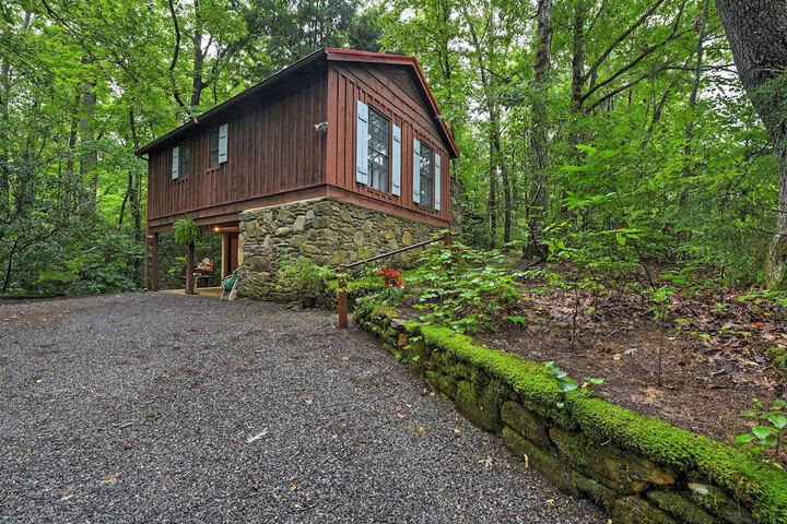 Creekside Cottage: Blue Ridge Mountain Escape!