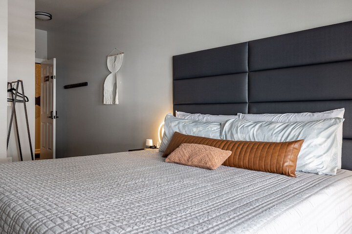Room 32 of 150