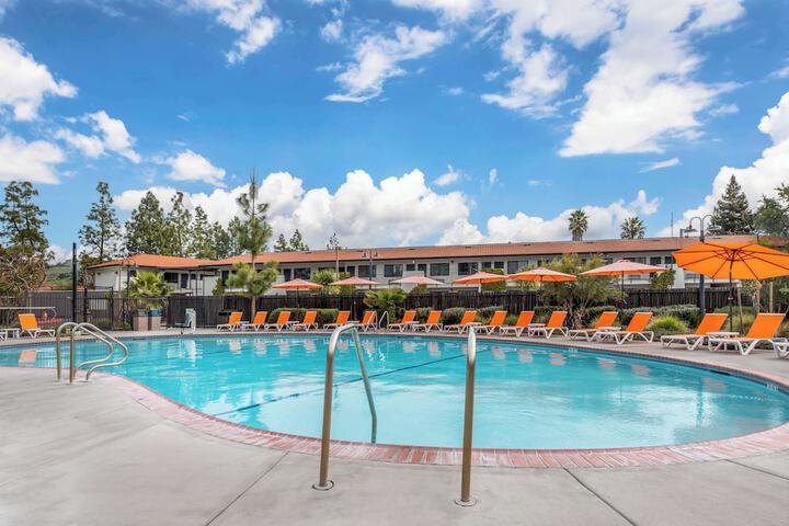 The Sandman Santa Rosa Sonoma an Ascend Collection Hotel