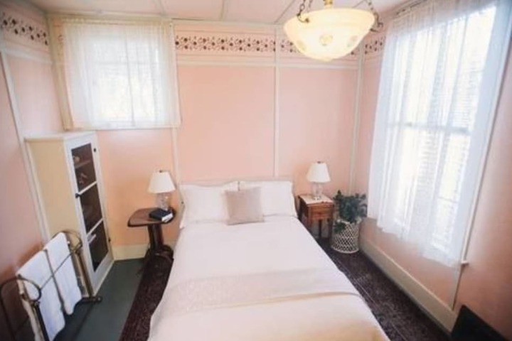 Camellia Inn