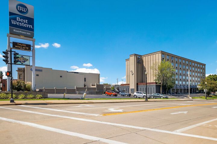 Best Western Riverfront Inn
