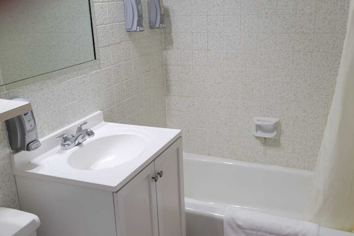 Room 10 of 17