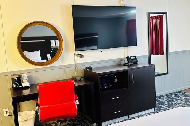Americas Best Value Inn Wall