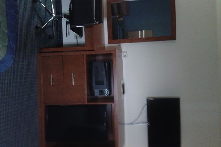 Room 13 of 18