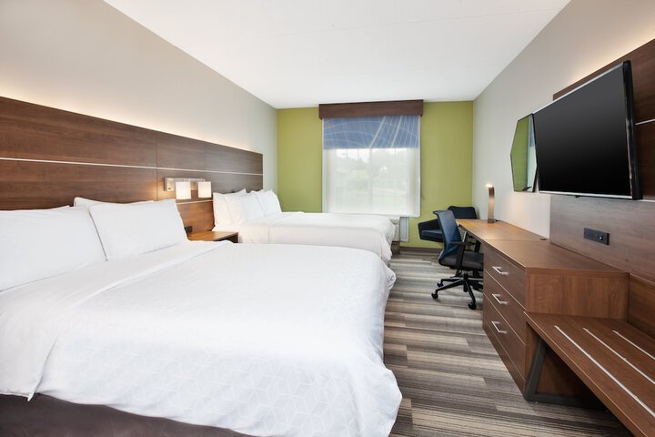 Room 32 of 53