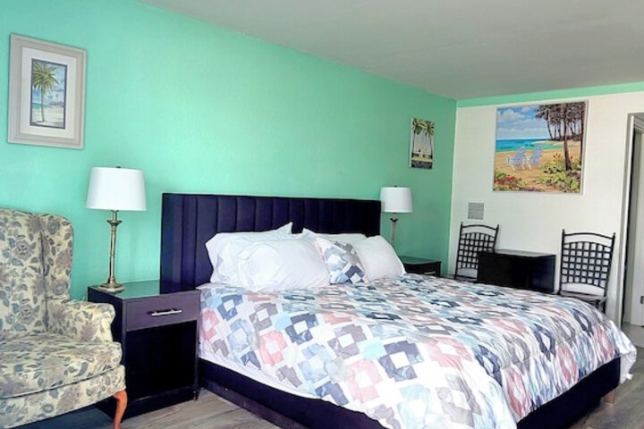 Room 13 of 26