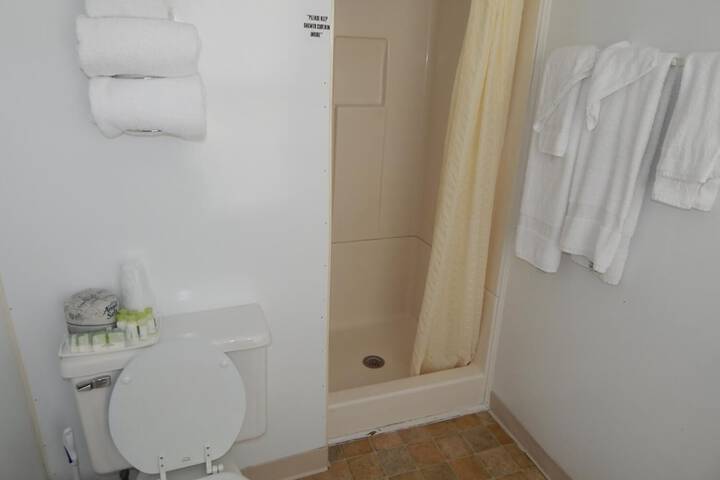 Room 16 of 34