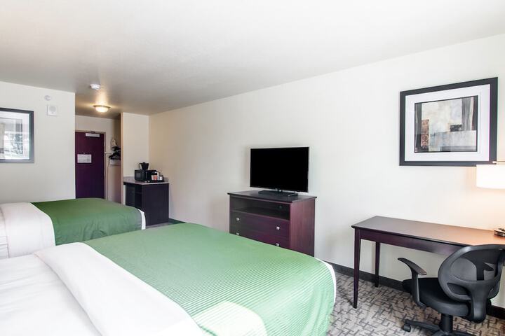 Cobblestone Hotel & Suites - Greenville