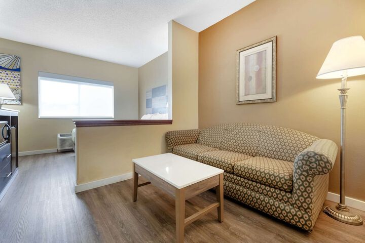 Room 35 of 47