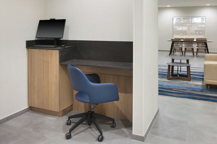 Fairfield Inn & Suites Lake City
