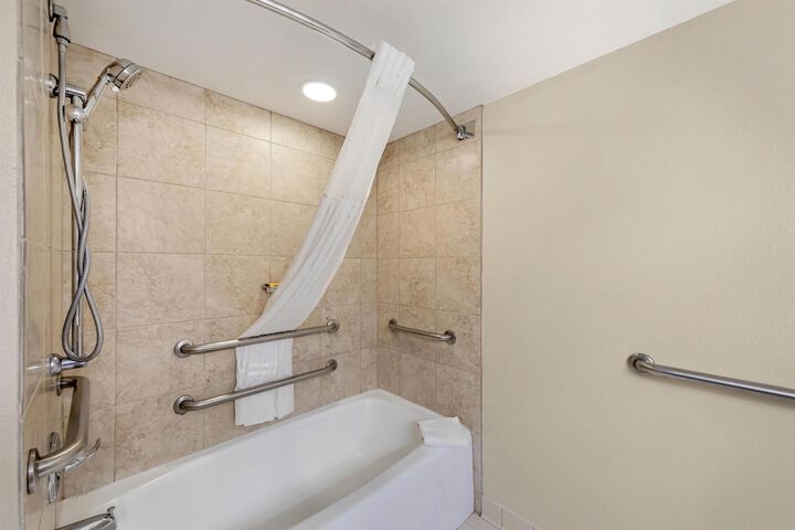 Best Western Plus Madison-Huntsville Hotel