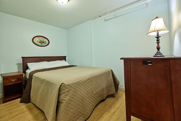 Room 16 of 34