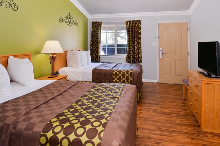 Room 12 of 27