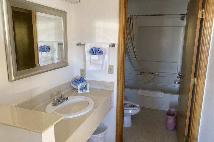 Room 14 of 27
