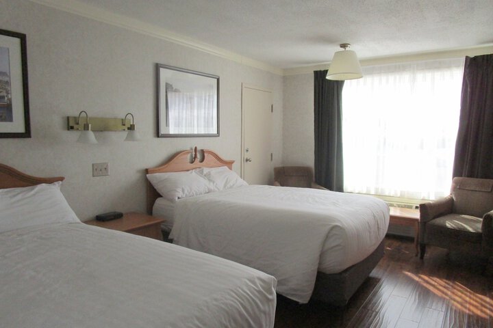 Room 25 of 38