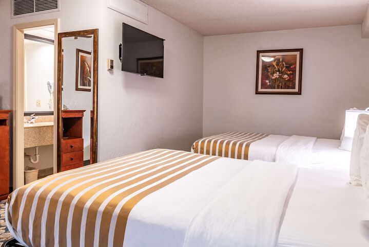 Room 8 of 28