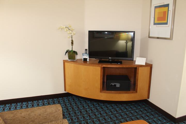 Room 27 of 104