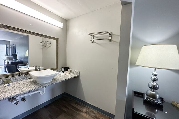 Room 16 of 26