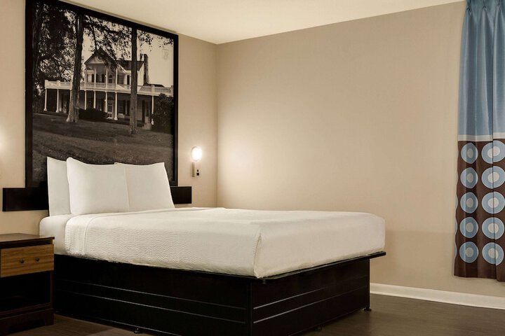 Super 8 by Wyndham Ocean Springs Biloxi